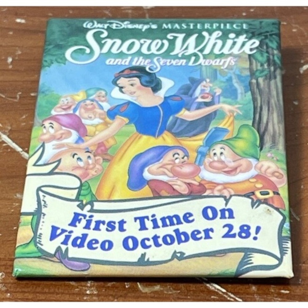 VTG's Disney Snow White and the‎ Seven Dwarfs First Time on Video PinBack Button